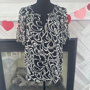 Loft Petite Sheer Blouse‎ Black White Abstract Print Short Sleeve Top